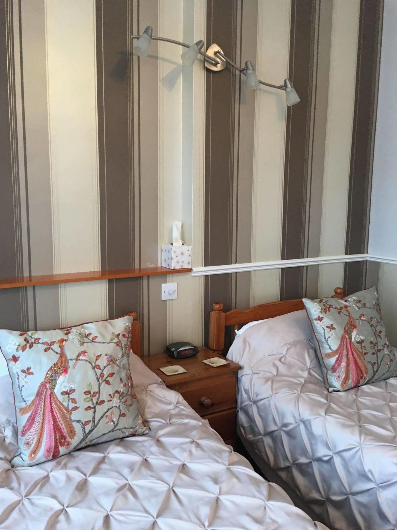 The Cherry Tree Guest House อีสต์บอร์น ภายนอก รูปภาพ