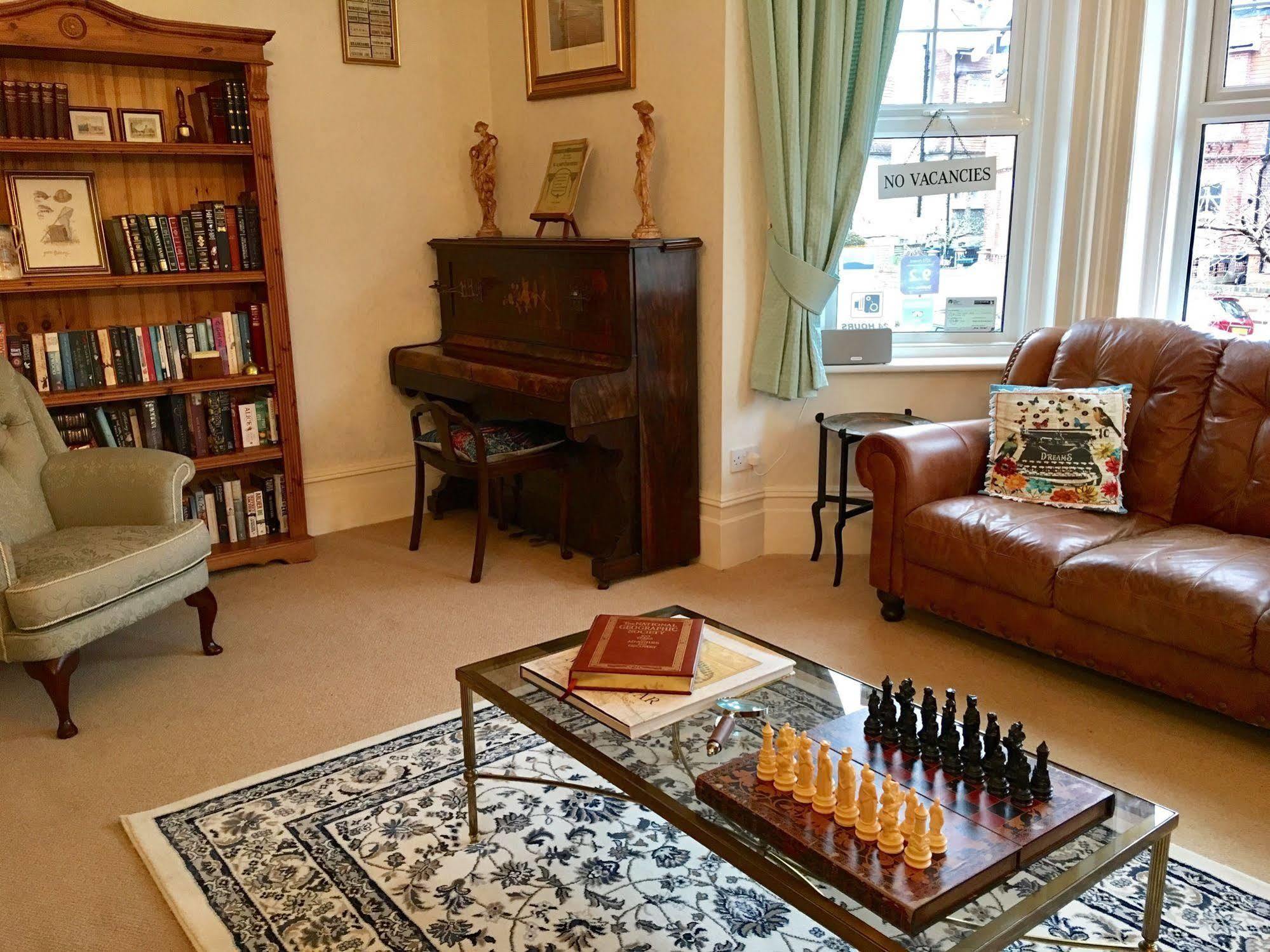 The Cherry Tree Guest House อีสต์บอร์น ภายนอก รูปภาพ
